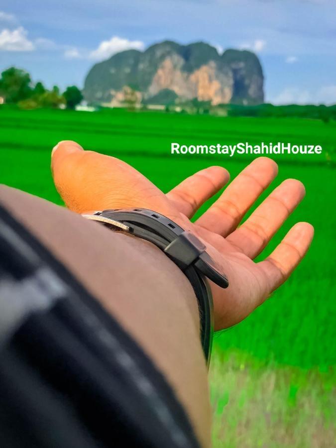 Roomstay Shahid Hou'Ze Kangar Ngoại thất bức ảnh