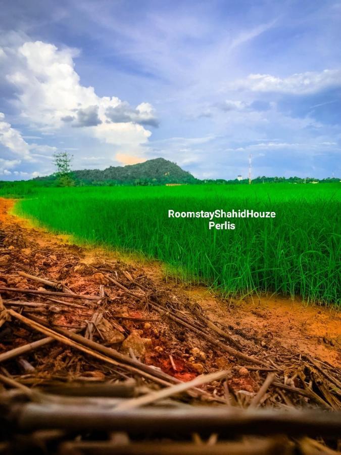 Roomstay Shahid Hou'Ze Kangar Ngoại thất bức ảnh
